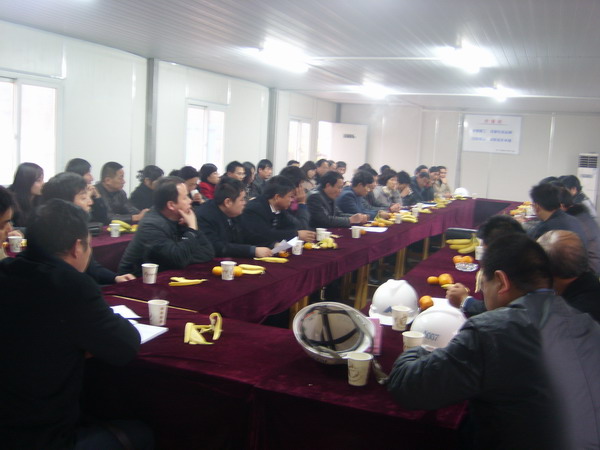 南京棲霞區(qū)馬群街道辦到我公司進(jìn)行了考察，開展了有關(guān)科學(xué)發(fā)展觀的研討會(huì)